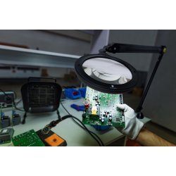 iQ ESD luplampe med UV-lys